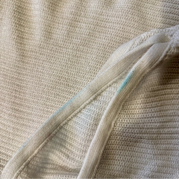 Express Women's Oversized White Sweater - Size XS - Picture 5 of 8